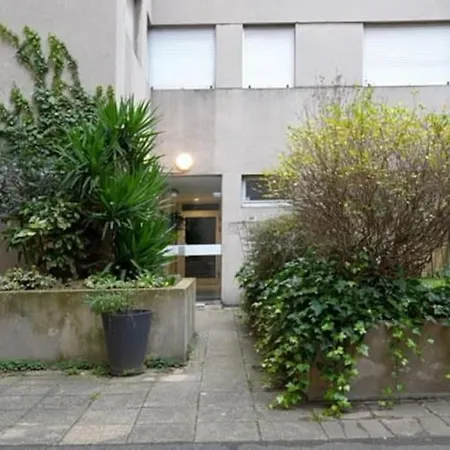 Fresh & Floral - Large For 4 - Batignolles Apartment *